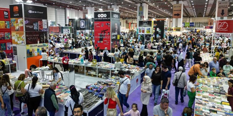 İZKİTAP kitapseverlerin buluşma noktası