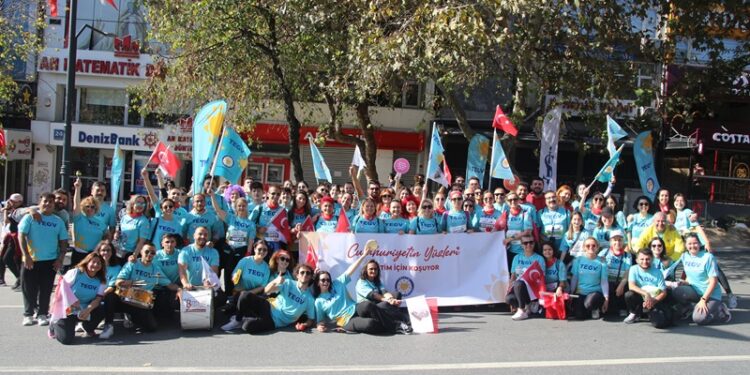 45. İstanbul maratonu tamamlandı eğitim için koştular, 3 Binin üzerinde TEGV’li çocuğa destek oldular