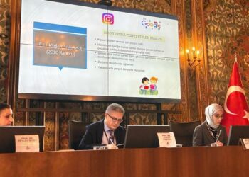 Akademik programda; çocuklar, hakları ve haklarına karşı büyüklerin ve yasaların sorumlulukları konuşuldu