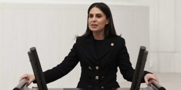 Özcan, Meclis kürsüsünden seslendi; “Anayasa’yı rafa kaldıranların yeni Anayasa yapma ehliyeti yoktur!”