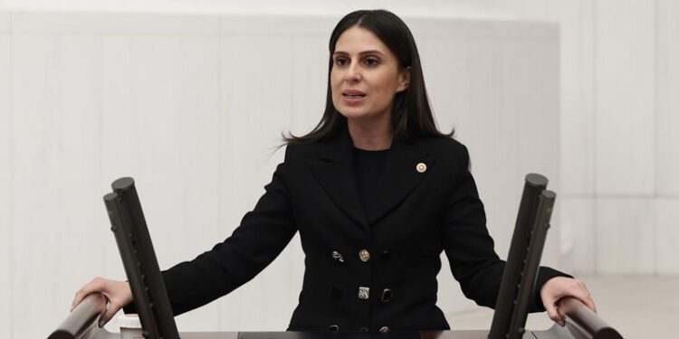 Özcan, Meclis kürsüsünden seslendi; “Anayasa’yı rafa kaldıranların yeni Anayasa yapma ehliyeti yoktur!”