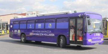 Mor otobüs yola çıktı