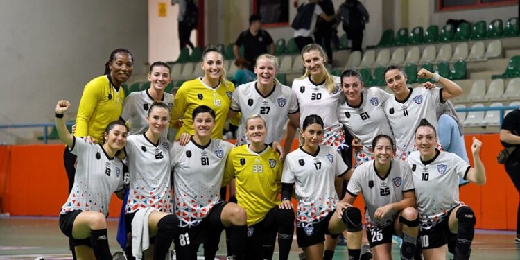 Mavi Kelebekler zirveyi sevdi