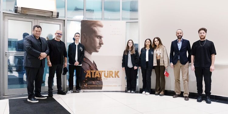 “ATATÜRK” filmi Darüşşafaka öğrencileriyle buluştu