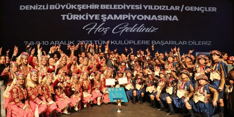 Türkiye şampiyonu: Sarayköy spor halk oyunları topluluğu