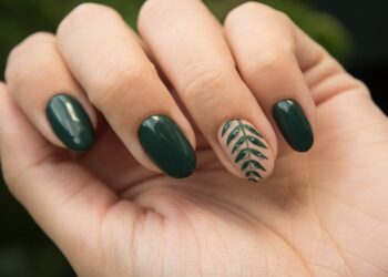 Kalıcı oje ve protez tırnaklardaki gizli tehlike: Akrilat alerjisi