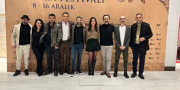 “Kum Zambağı” Filmi izleyicilerle buluştu