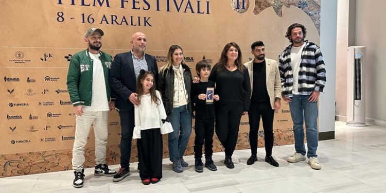 “Annesinin Kuzusu” İzleyiciyle buluştu