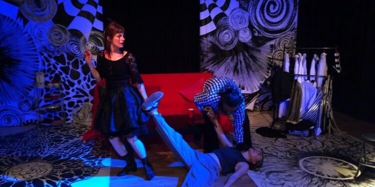 “Olan oldu” Söylemi Tiyatro Oyunu oldu