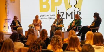 İş dünyasının güçlü kadınları İzmir’de buluştu