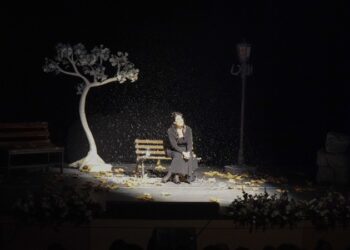 İclal Aydın, “Emanetçi” gösterisinin 100 çocuk için sahneledi