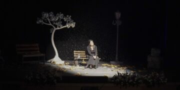 İclal Aydın, “Emanetçi” gösterisinin 100 çocuk için sahneledi