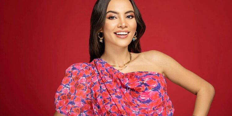 Zarafet, İmaj ve İletişim Uzmanı Ayça Kuru’dan fenomen yorumu: “Fenomenleri izleyenlerden dolayı yozlaşıyoruz”