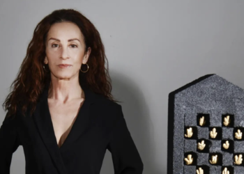 Birsen Canbaz Yeni kişisel sergisi “Mabet”te yaratılış hikâyesinden günümüze aşkın izini sürüyor