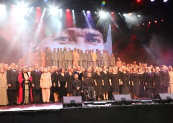 İsmet Küntay Tiyatro Ödülleri’nden Şehir Tiyatroları’na Cumhuriyetin 100. Yılı Özel ödülü