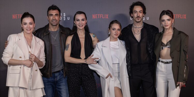 Kuş Uçuşu’nun Lansmanını ikinci sezon ekibi bir yemek ile kutladı