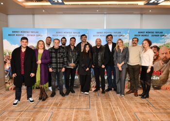 Arap Kadri ve Tarzan basının karşısında