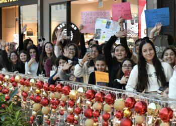 İmza kuyruğu  ‘3391 Kilometre’yi aratmadı!