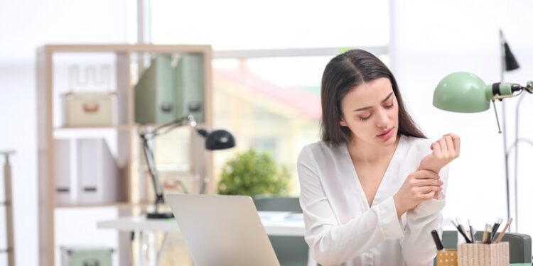 “El Bileğindeki Ağrılar Önemsenmezse Daha Ciddi Sorunlara Neden Olabilir”