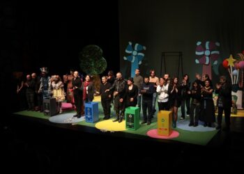 Uç Uç ve arkadaşları Çöpten Kral’a karşı