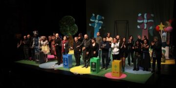 Uç Uç ve arkadaşları Çöpten Kral’a karşı