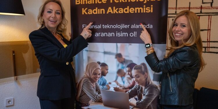Binance teknolojide kadın akademisi eğitimleri yoğun ilgi ile başlıyor