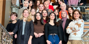 Koçfinans Turuncu Kanatlar Mentorluk Programı’nın yeni menteleri ile Adana’da bir araya geldi