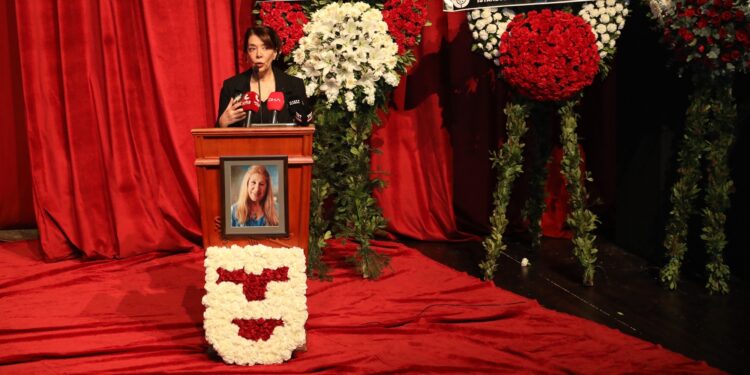 Ayla Algan son yolculuğuna uğurlandı