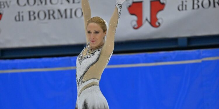 Dünya Masterlar Kış Oyunları’nda Milli Sporcu Naz Arıcı Rakiplerine Fark Atarak Birinci oldu