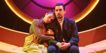 Ceyla Odman ve Çağlar Ertuğrul’u sahnede buluşturan ‘Override oyununun prömiyeri  DasDas’ta gerçekleşti