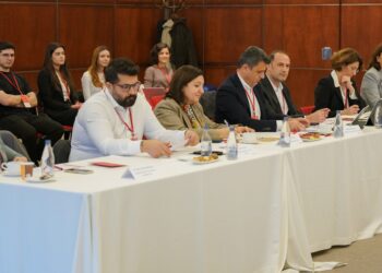 Akbank düşünce kulübü gençlerin yenilikçi fikirlerini ödüllendiriyor