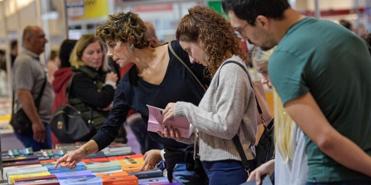 İZKİTAP baharın coşkusuyla Kültürpark’ta