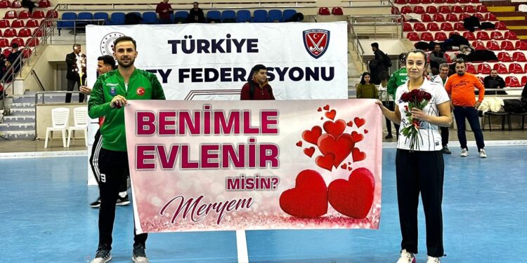 Kaptan’dan Kaptan’a evlilik teklifi