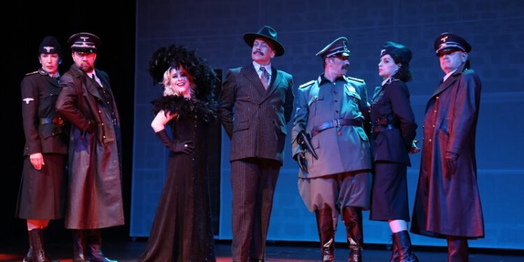 Oyuncuların Nazi işgaline karşı direnişin hikayesi “Yaşamak mı, Ölmek mi?”