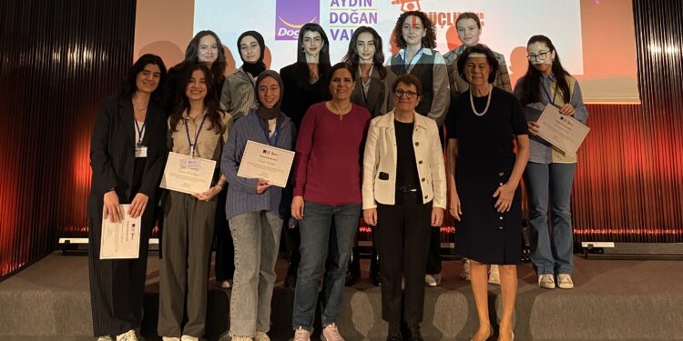 Bilim dünyasında kadınların yükselişi desteklenmeli