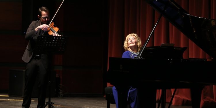 Anne oğuldan resital