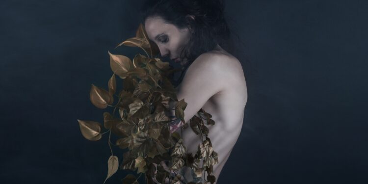 İdil Çağatay’dan Yeni Tekli “Hasat”