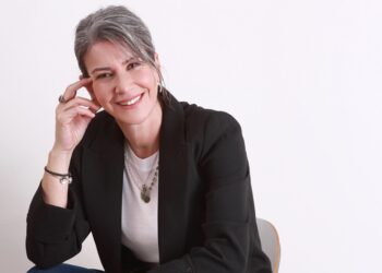 Özlem Çetinkaya’dan yeni roman ‘Anne Çiçekleri’