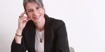 Özlem Çetinkaya’dan yeni roman ‘Anne Çiçekleri’