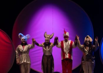 Bursa’da Aspera sahne ilk oyunu ile açıldı