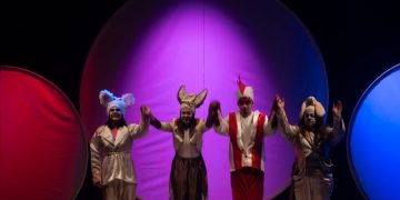 Bursa’da Aspera sahne ilk oyunu ile açıldı