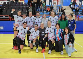 Mavi Kelebekler galibiyete doymuyor