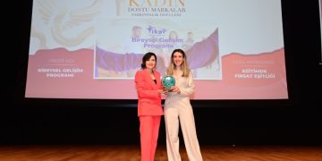 TİKAV’ın Üniversite Öğrencilerine Yönelik Fırsat Eşitliği Yarattığı Projesi ‘Bireysel Gelişim Programı’na Anlamlı Ödül