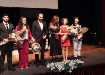 Dokuz Eylül Üniversite’nin Muhsin Ertuğrul tiyatro emek ödülü sahibini buldu