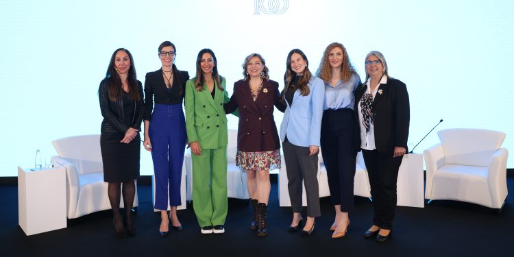 İlham veren kadınlar “Daha Eşitlikçi Bir Dünya” panelinde buluştu