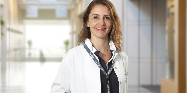 Stres göz seğirmesine sebep oluyor