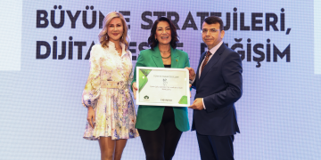 Türkiye Tarım Ödülleri’nde Yılın Kadın Çiftçi Ödülü’nün Sahibi: Bi’Zeytin