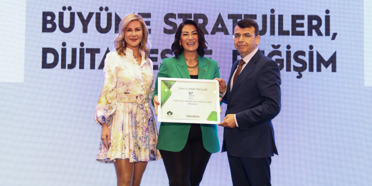 Türkiye Tarım Ödülleri’nde Yılın Kadın Çiftçi Ödülü’nün Sahibi: Bi’Zeytin