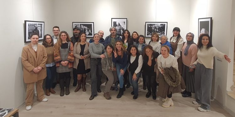 “Kadın Bakışı” Sergisinin Açılışı 9 Mart’ta Artizan Sanat’da düzenlendi