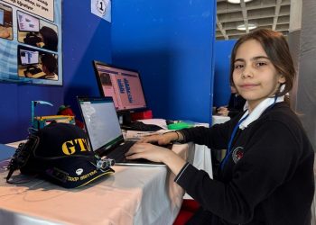 Henüz 10 yaşında kodlamada dünya sekizincisi oldu